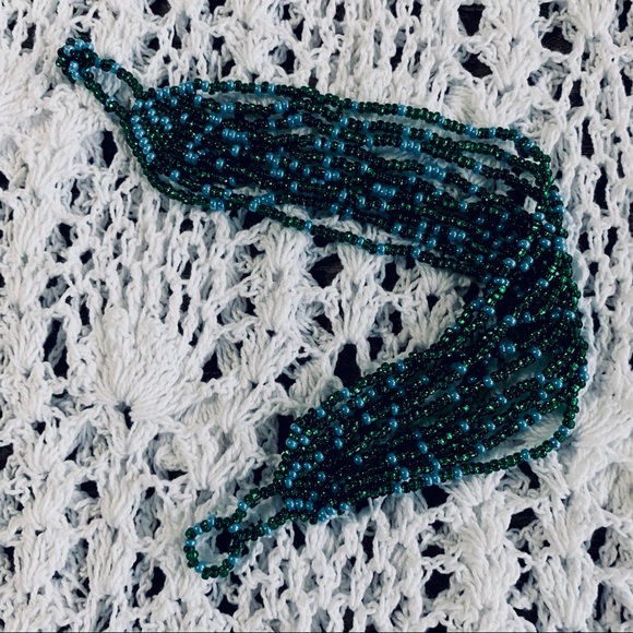 BOHO CHIC MULTI-SRAND TINY FACETED GREEN BEADED BRACELET - Picture 5 of 11